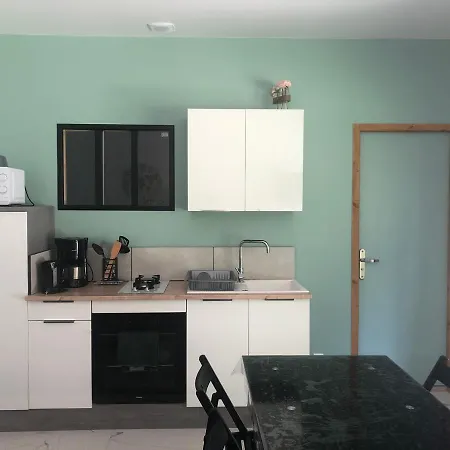 Le De L'ajon Apartment *