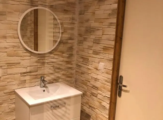 Le De L'ajon Apartment *